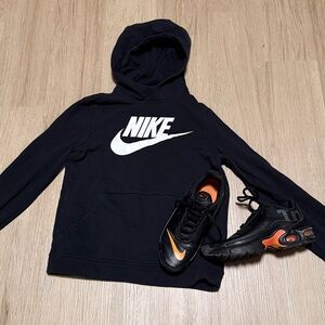 Nike Air Max Plus TN SE Big Kids Sneakers in Black and Orange & Hoodie